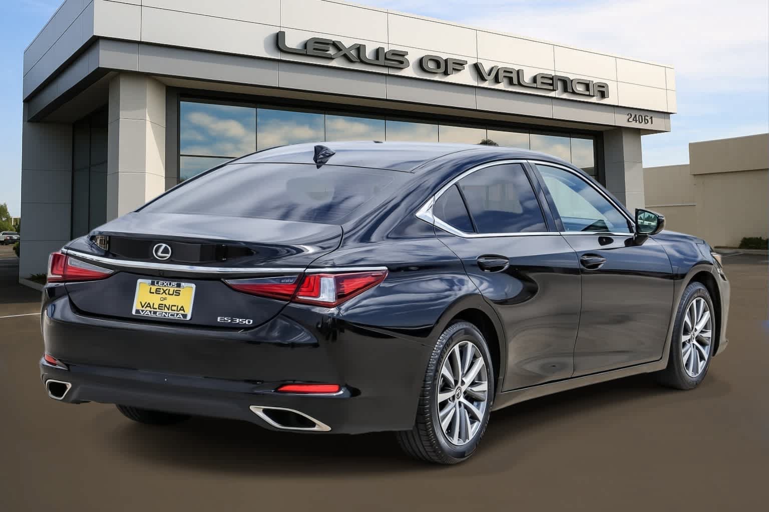 Used 2019 Lexus ES 350 w/ Accessory Package 2 FWD image 4