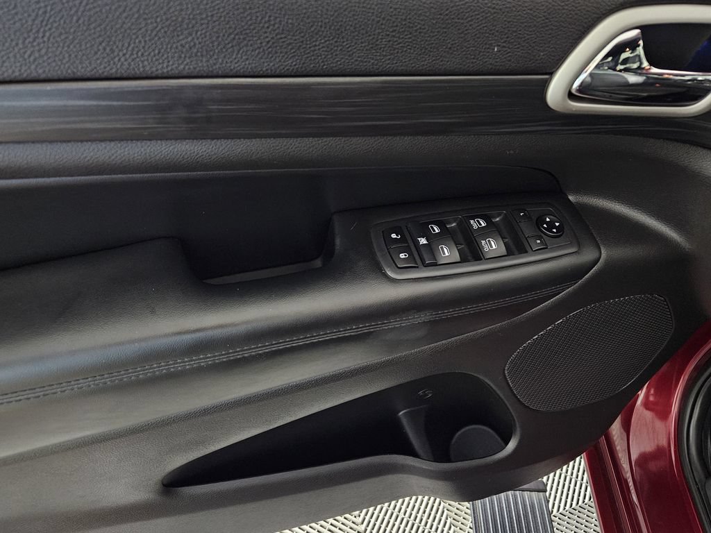 Used 2020 Jeep Grand Cherokee Altitude RWD image 20