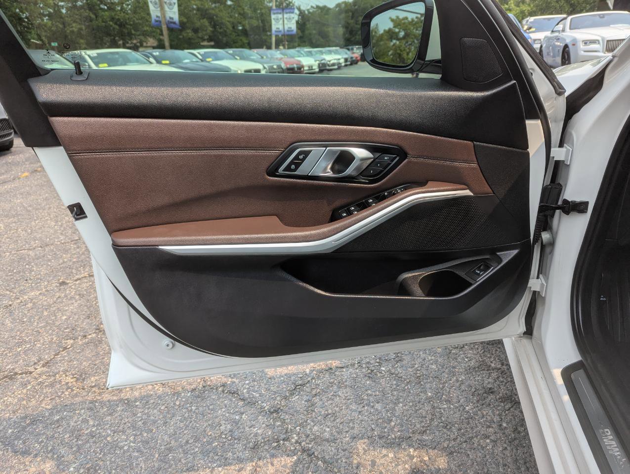 Used 2020 BMW 330i xDrive Sedan w/ Premium Package image 11