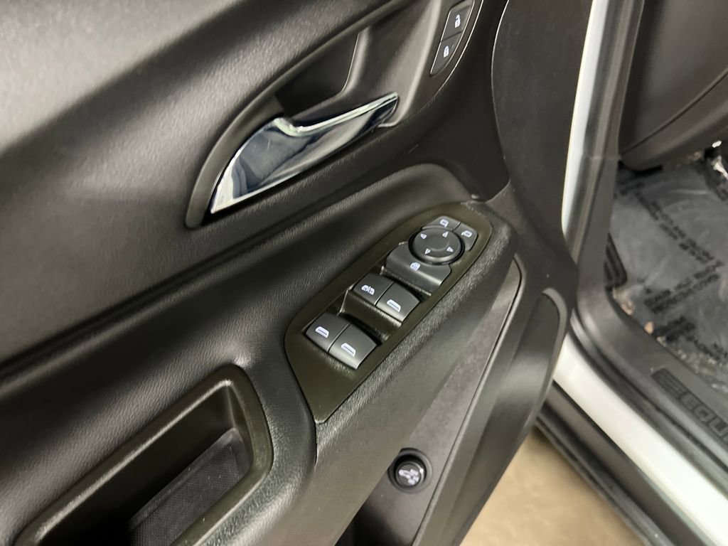 Used 2023 Chevrolet Equinox LT image 16