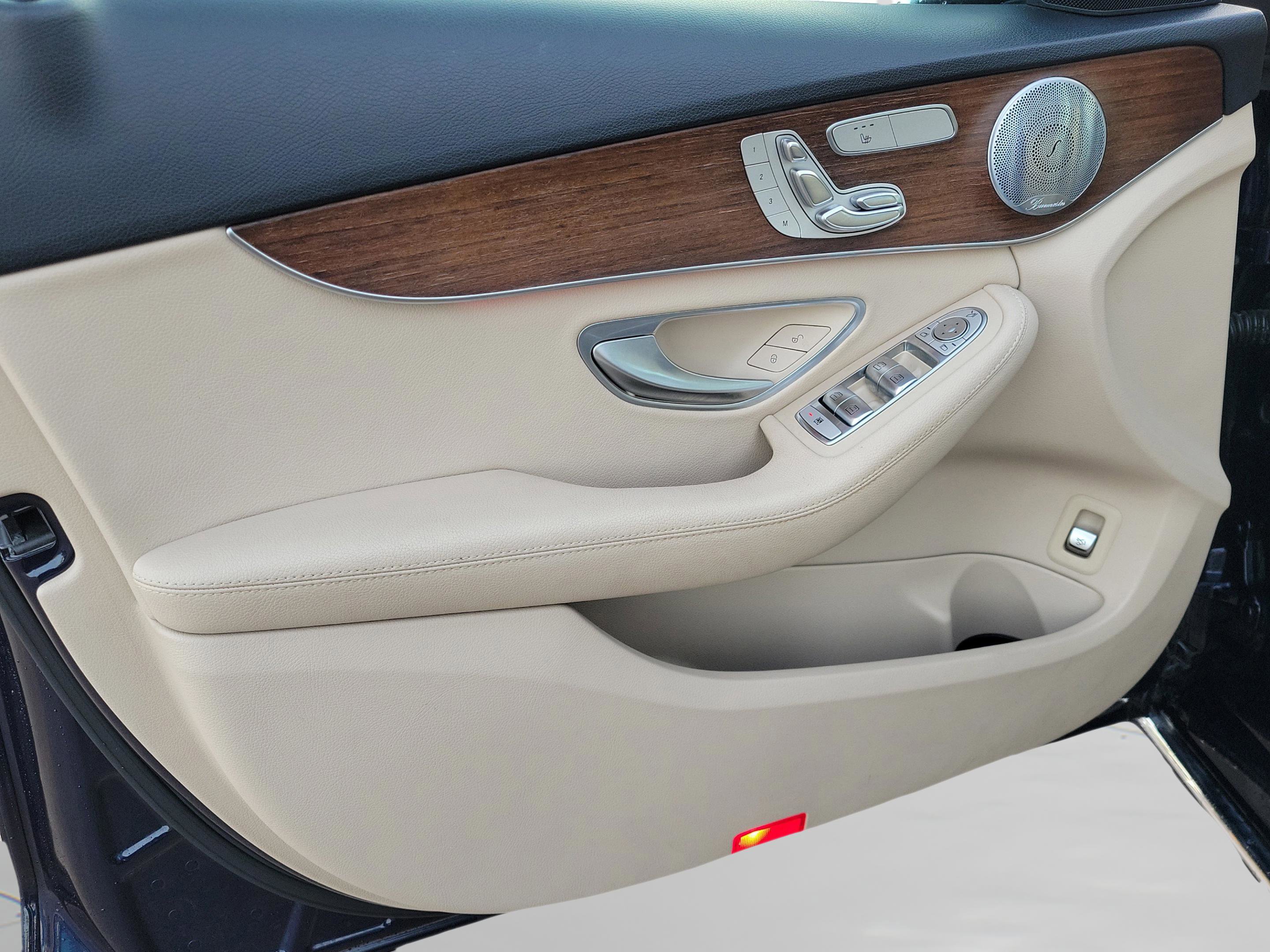 Used 2020 Mercedes-Benz C 300 C 300 image 17