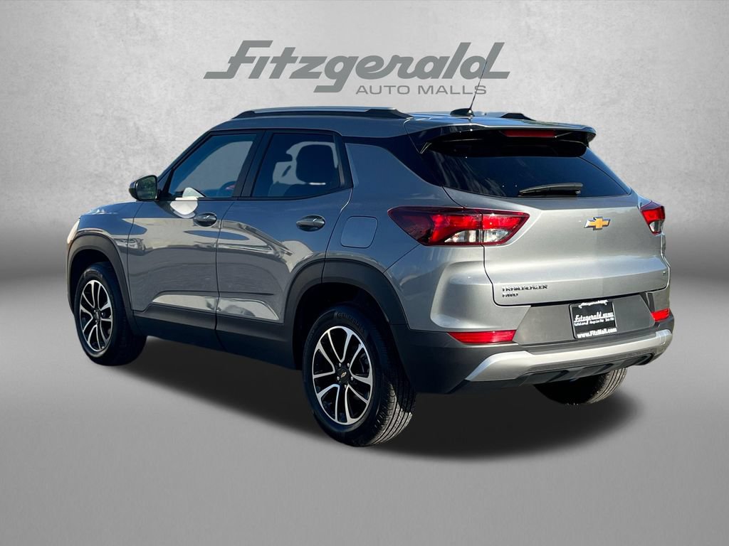 Used 2025 Chevrolet TrailBlazer LT AWD/4WD image 9