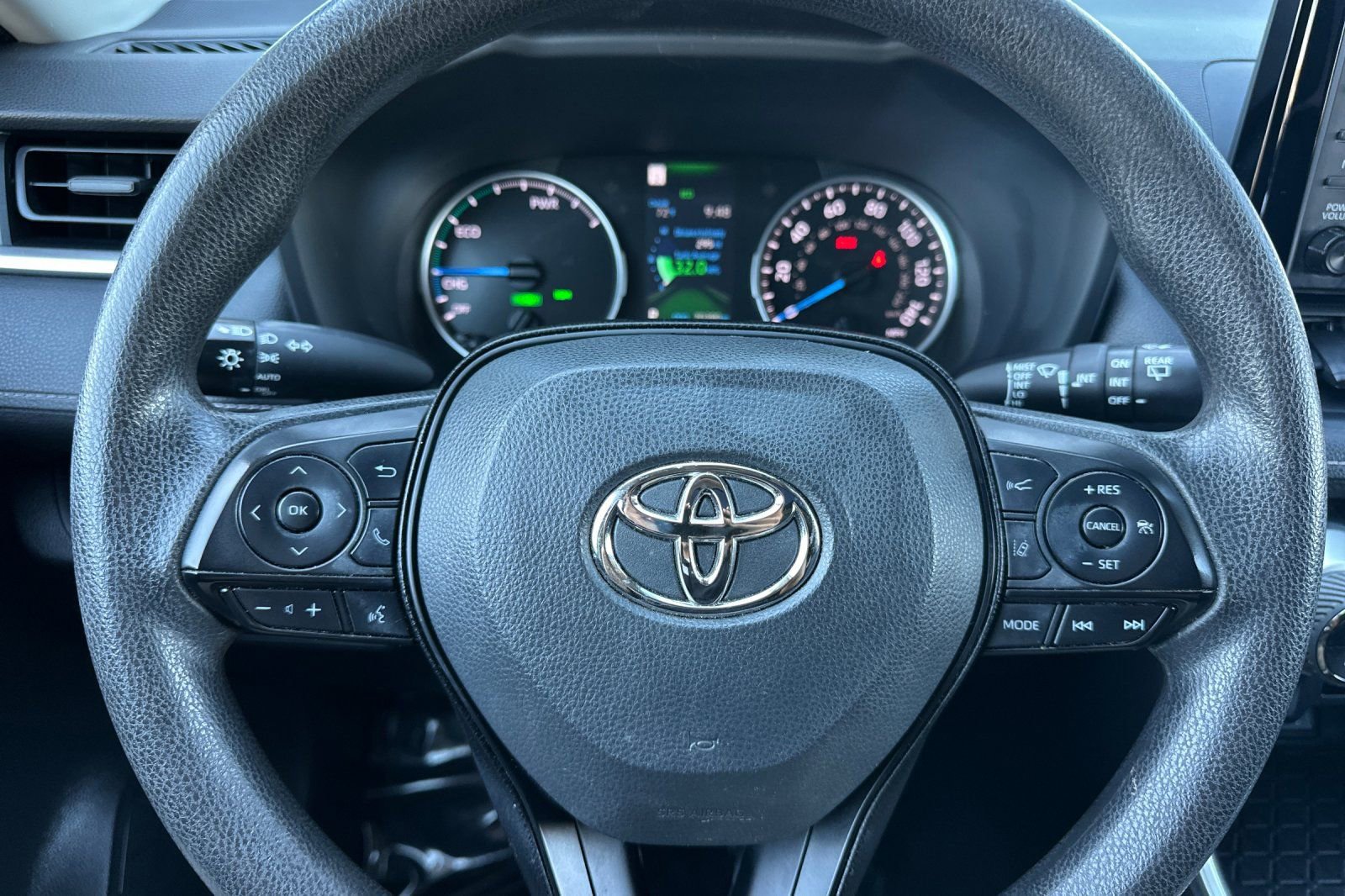 Used 2022 Toyota RAV4 XLE w/ Convenience Package image 30