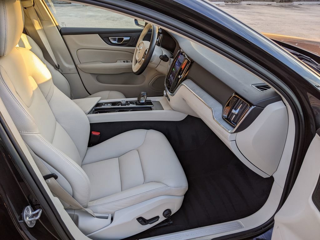 Certified 2023 Volvo V60 B5 Cross Country Plus w/ Climate Package image 22