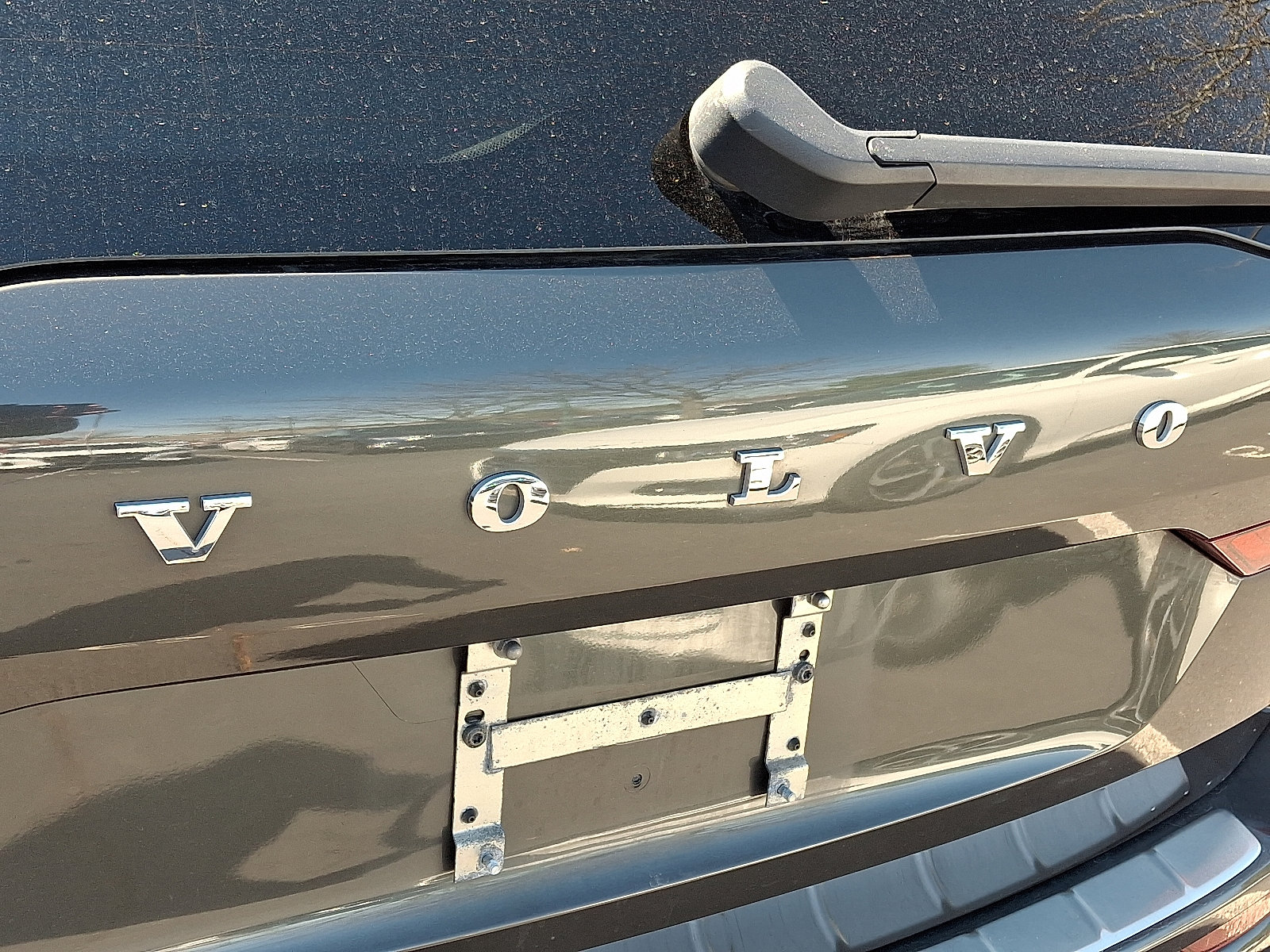 Used 2018 Volvo XC60 T5 Momentum w/ Vision Package image 8