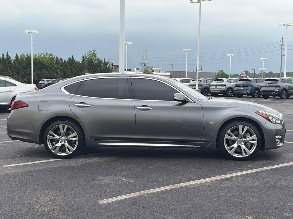 Used 2017 INFINITI Q70 L 3.7 AWD/4WD image 4
