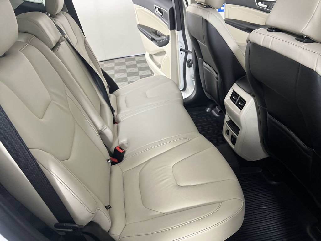 Used 2022 Ford Edge Titanium image 27