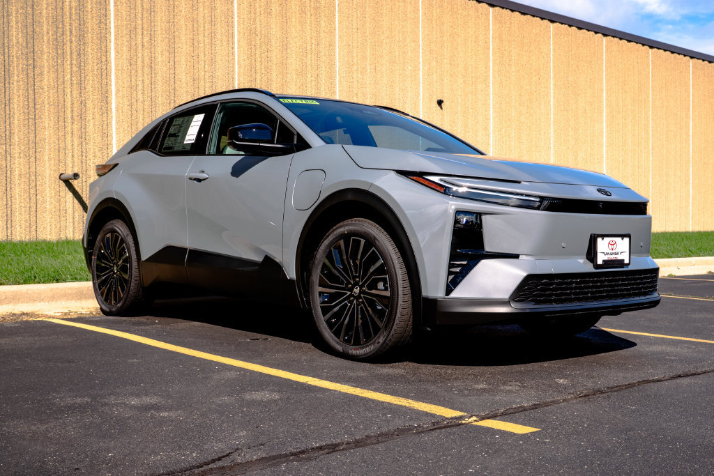New 2026 Toyota C-HR AWD/4WD image 2