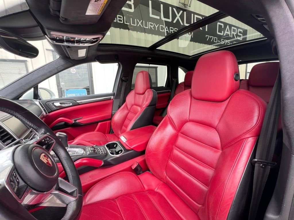 Used 2015 Porsche Cayenne Turbo image 22