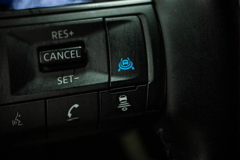 Used 2025 Nissan Rogue SV FWD image 19