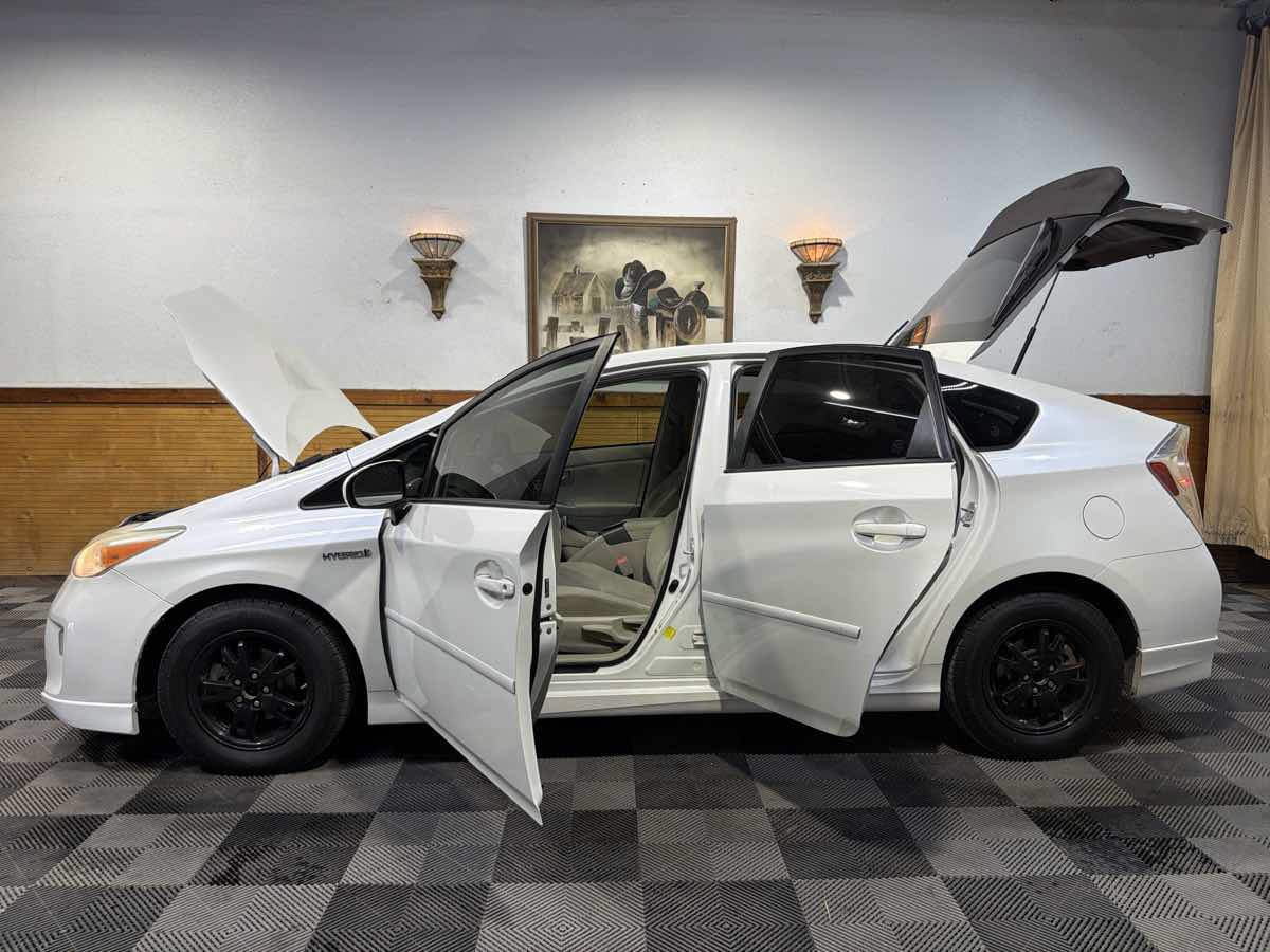 Used 2012 Toyota Prius Two FWD image 10