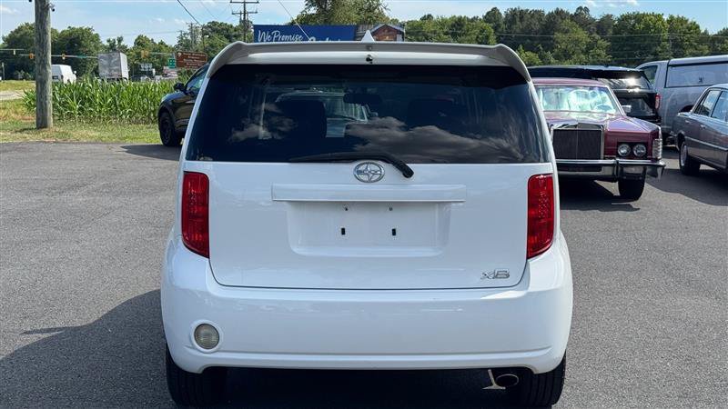 Used 2008 Scion xB FWD image 8