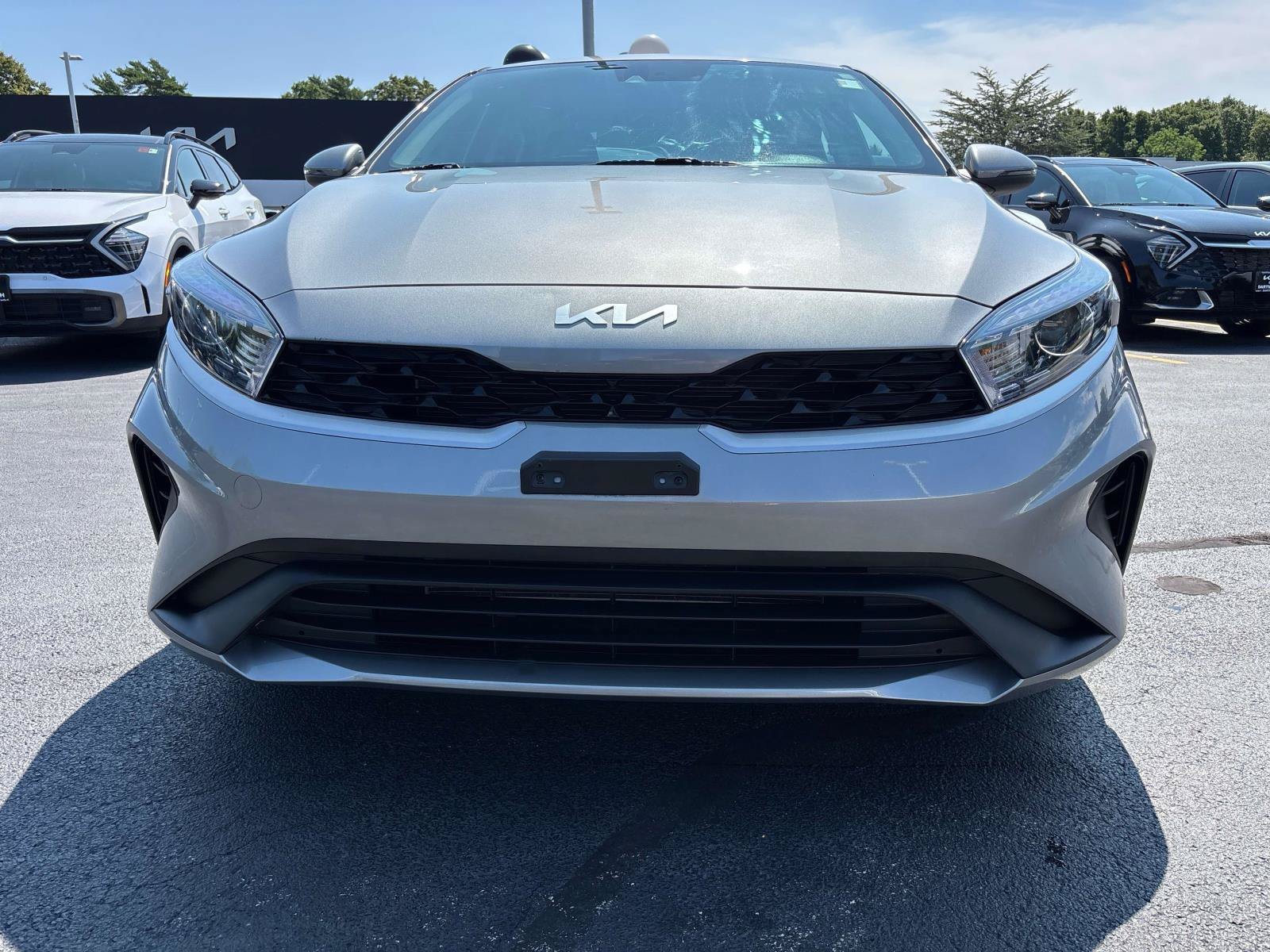 Used 2023 Kia Forte LXS w/ LXS Technology Package FWD image 5