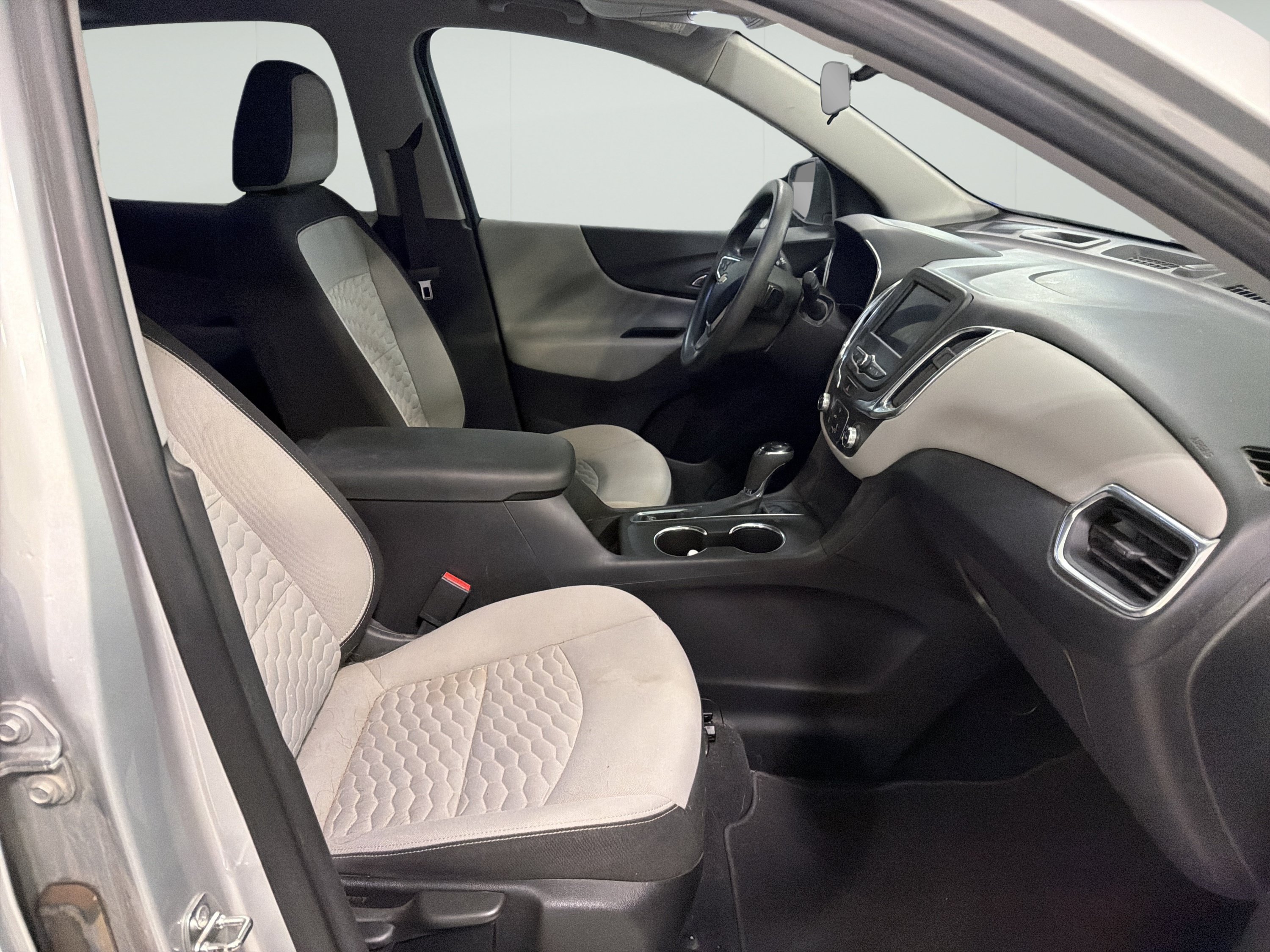 Used 2021 Chevrolet Equinox LS FWD image 12
