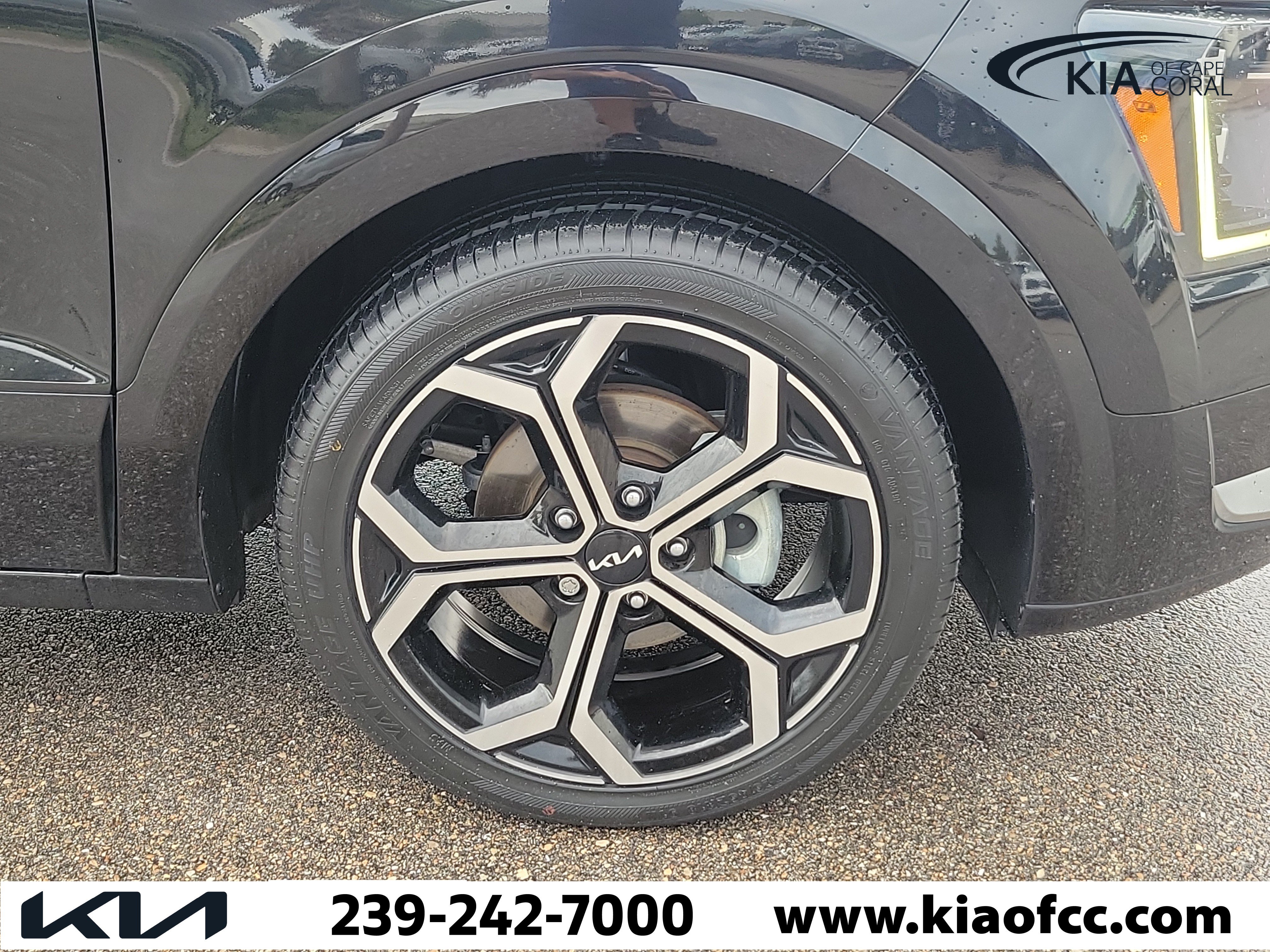 Certified 2023 Kia Niro SX Touring FWD image 7