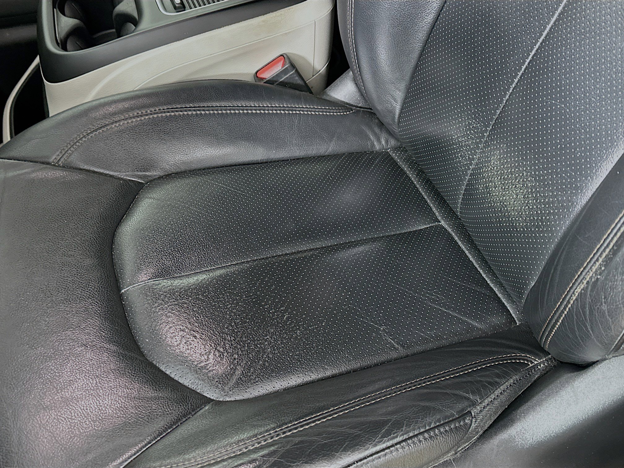 Used 2020 Chrysler Pacifica Touring-L Plus w/ Tire & Wheel Group image 24