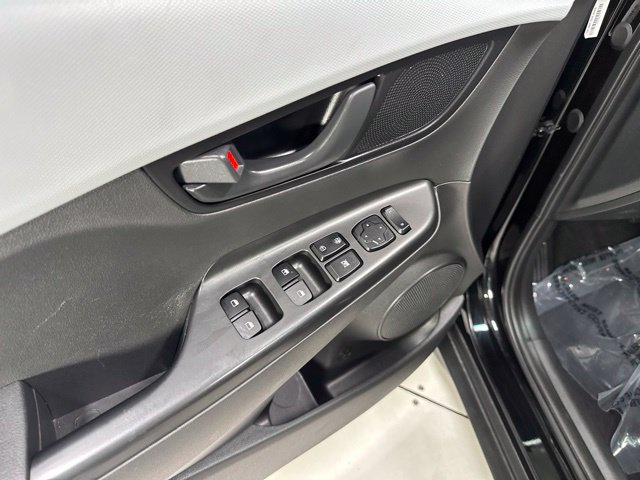 Used 2021 Hyundai Kona SE AWD/4WD image 9