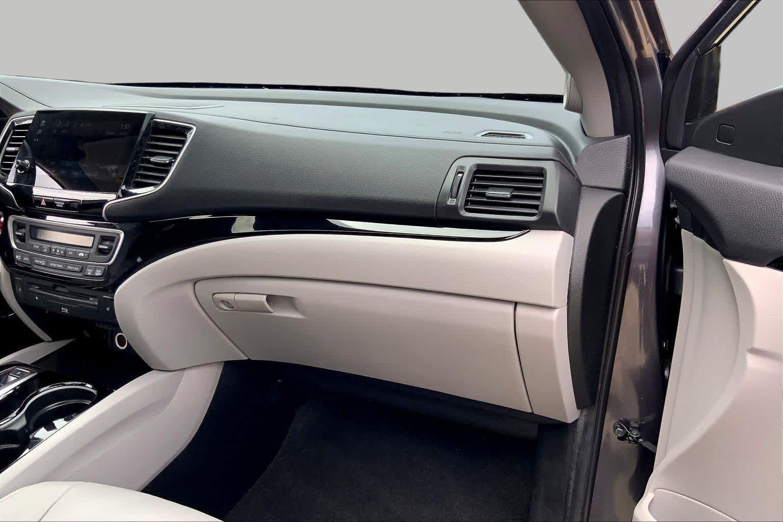 Used 2021 Honda Pilot Touring image 19