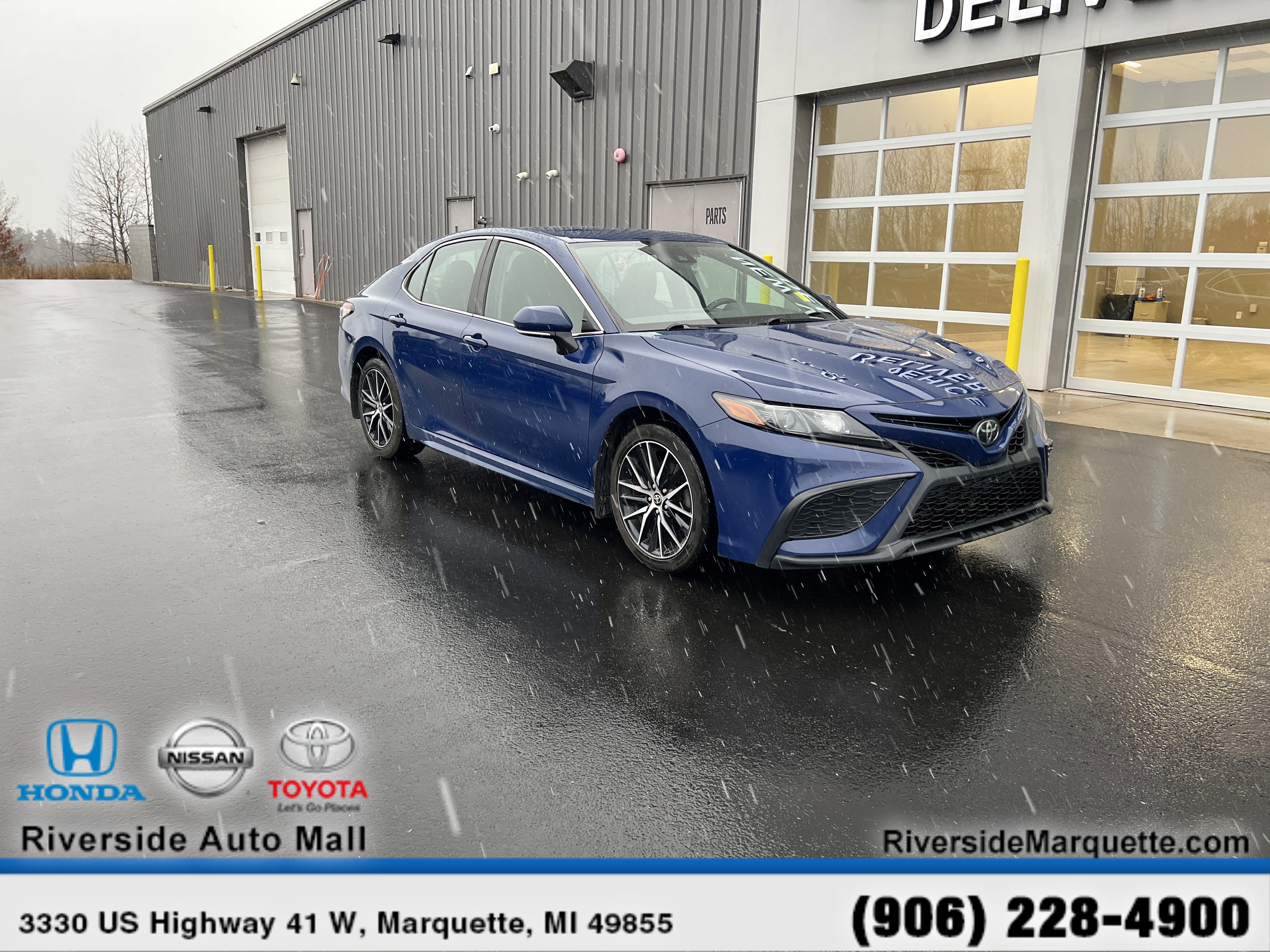 Used 2023 Toyota Camry SE image 1