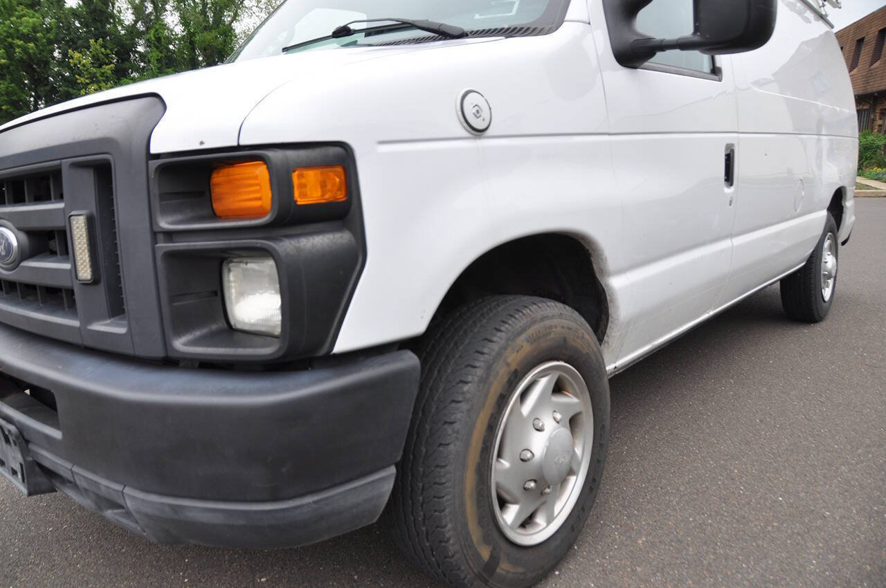 Used 2013 Ford E-150 and Econoline 150 w/ PWR Group RWD image 2