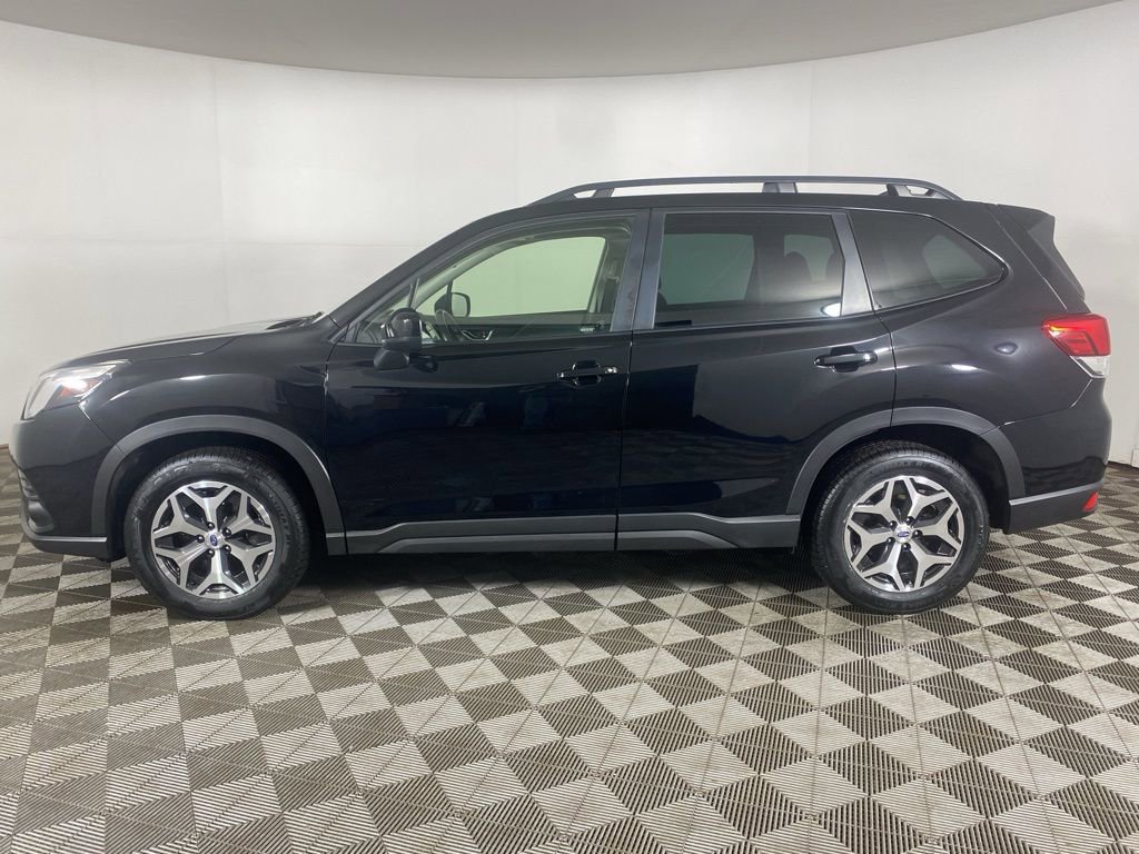 Used 2023 Subaru Forester Premium image 9