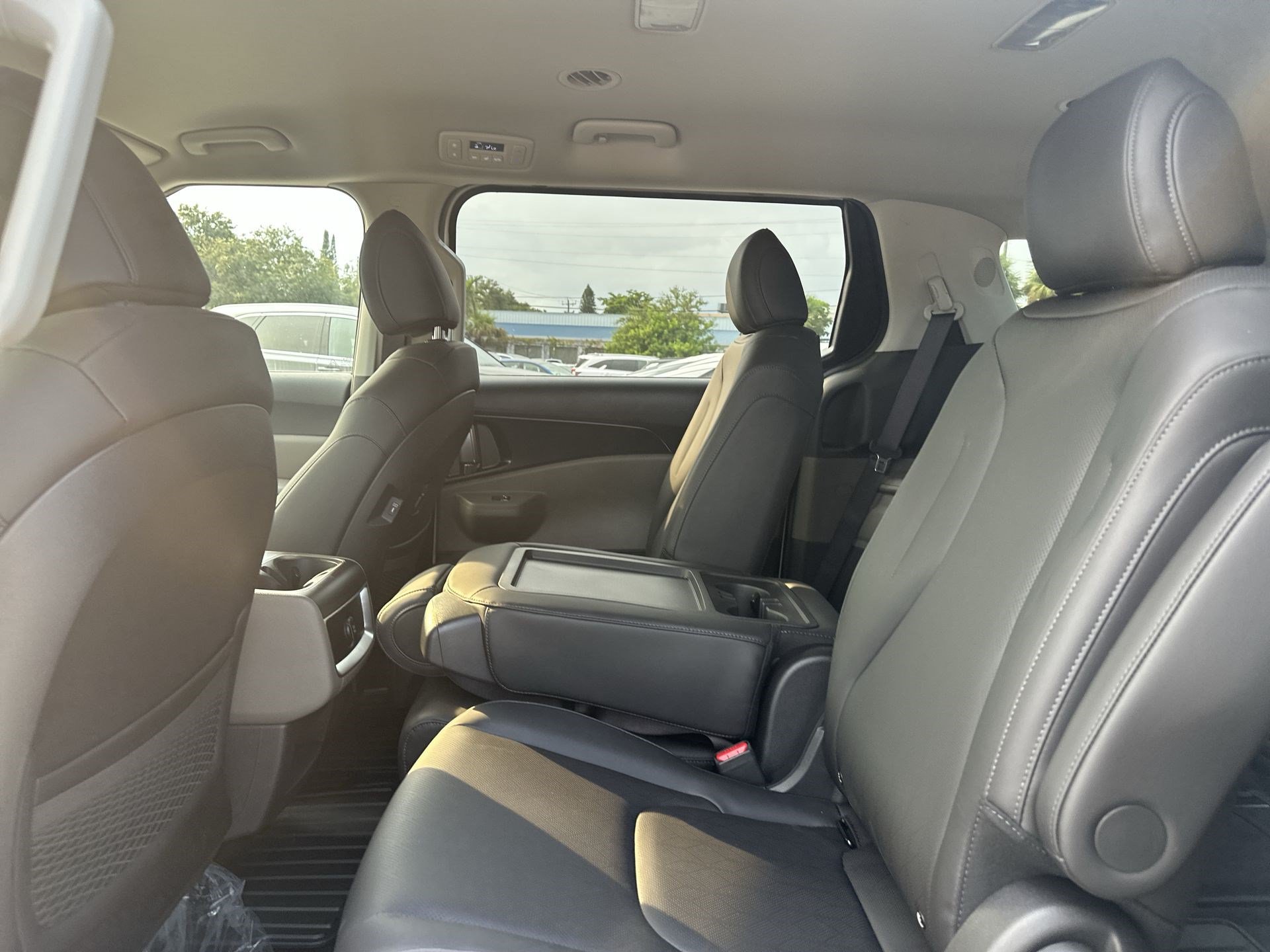 New 2026 Kia Carnival FWD image 22