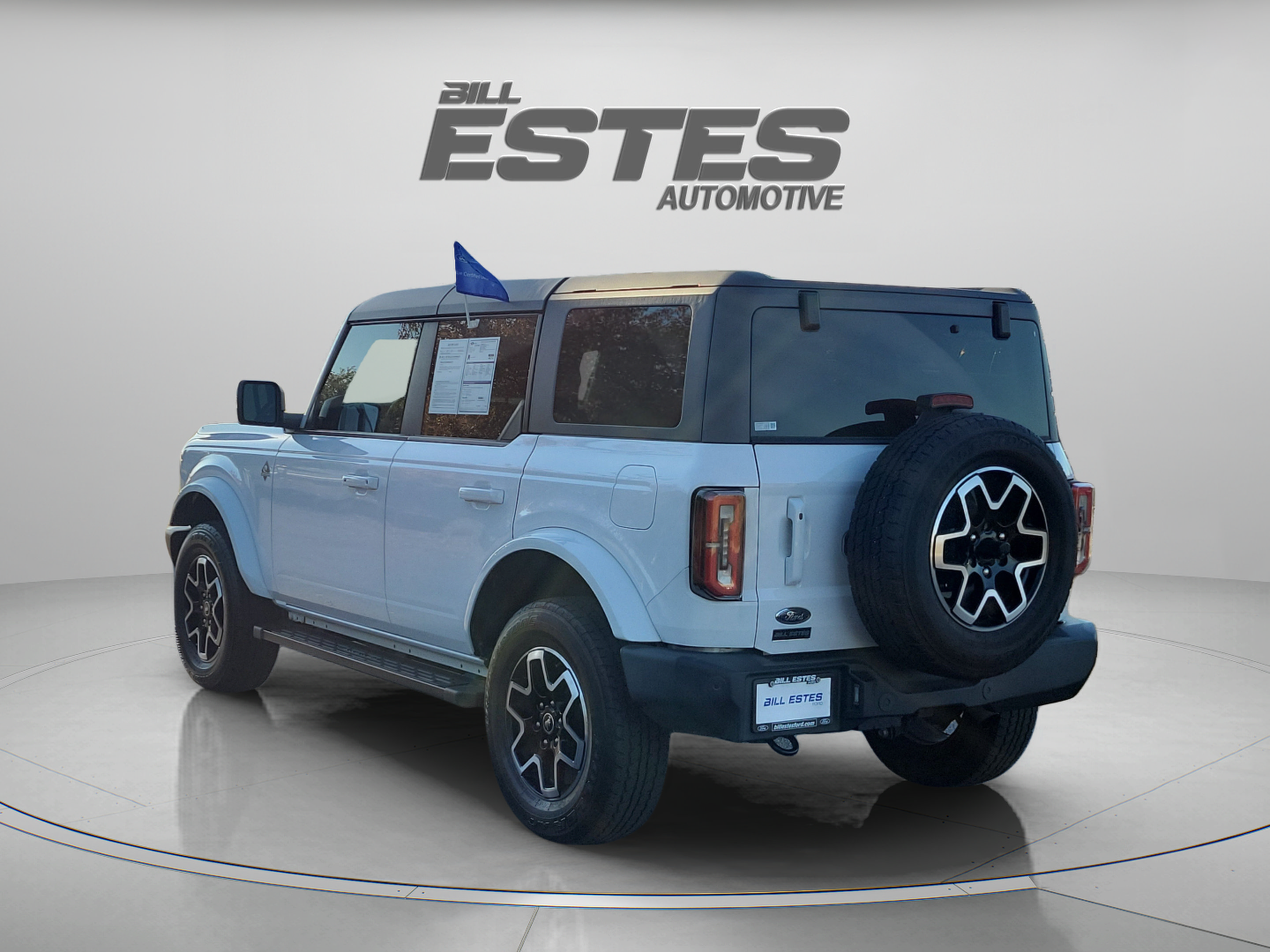 Used 2024 Ford Bronco Outer Banks AWD/4WD image 2