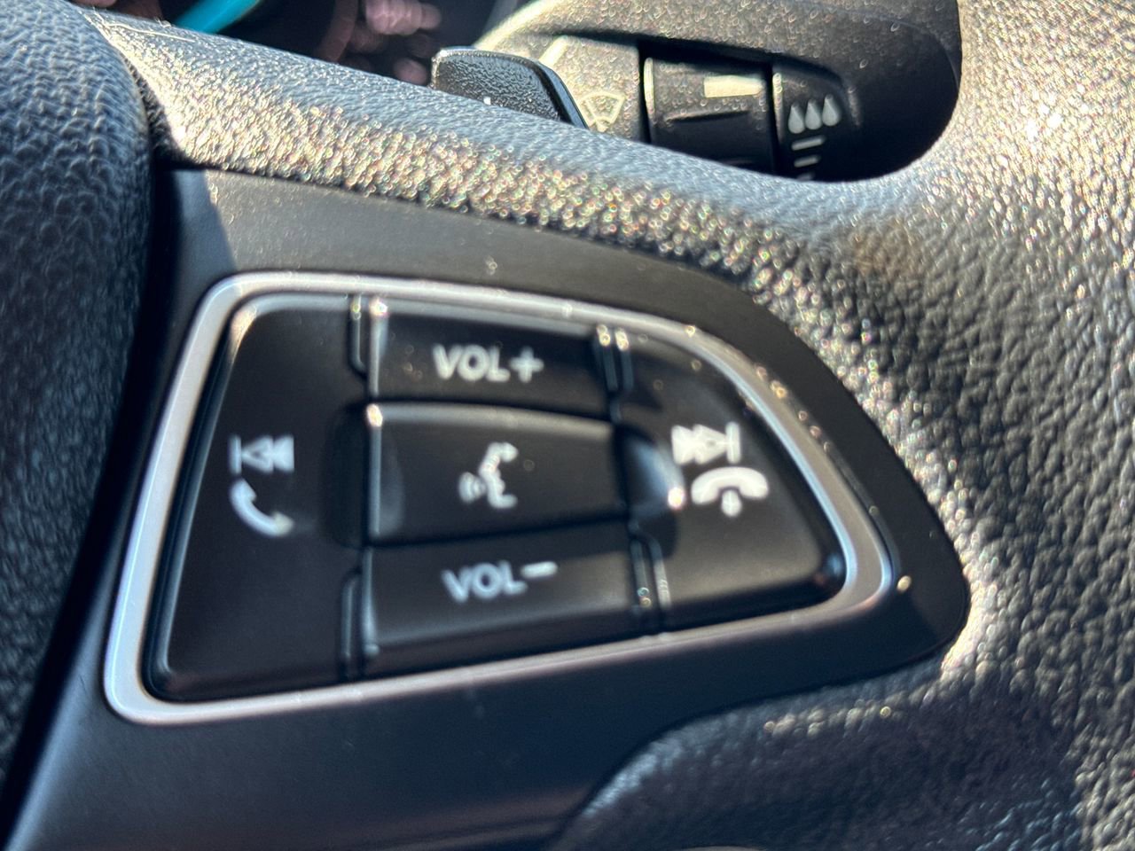 Used 2017 Ford Escape SE image 25