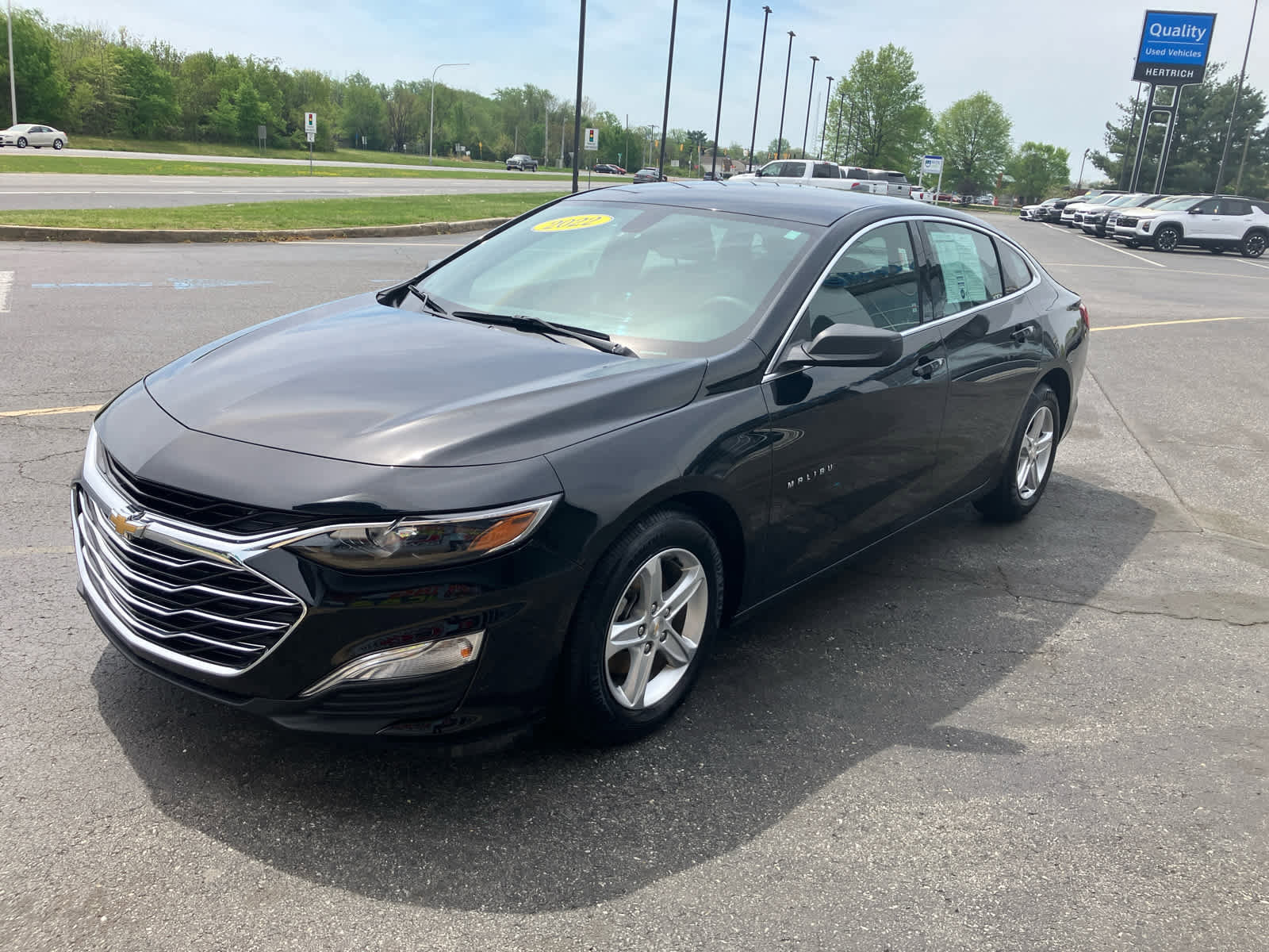 Used 2022 Chevrolet Malibu LS FWD image 1