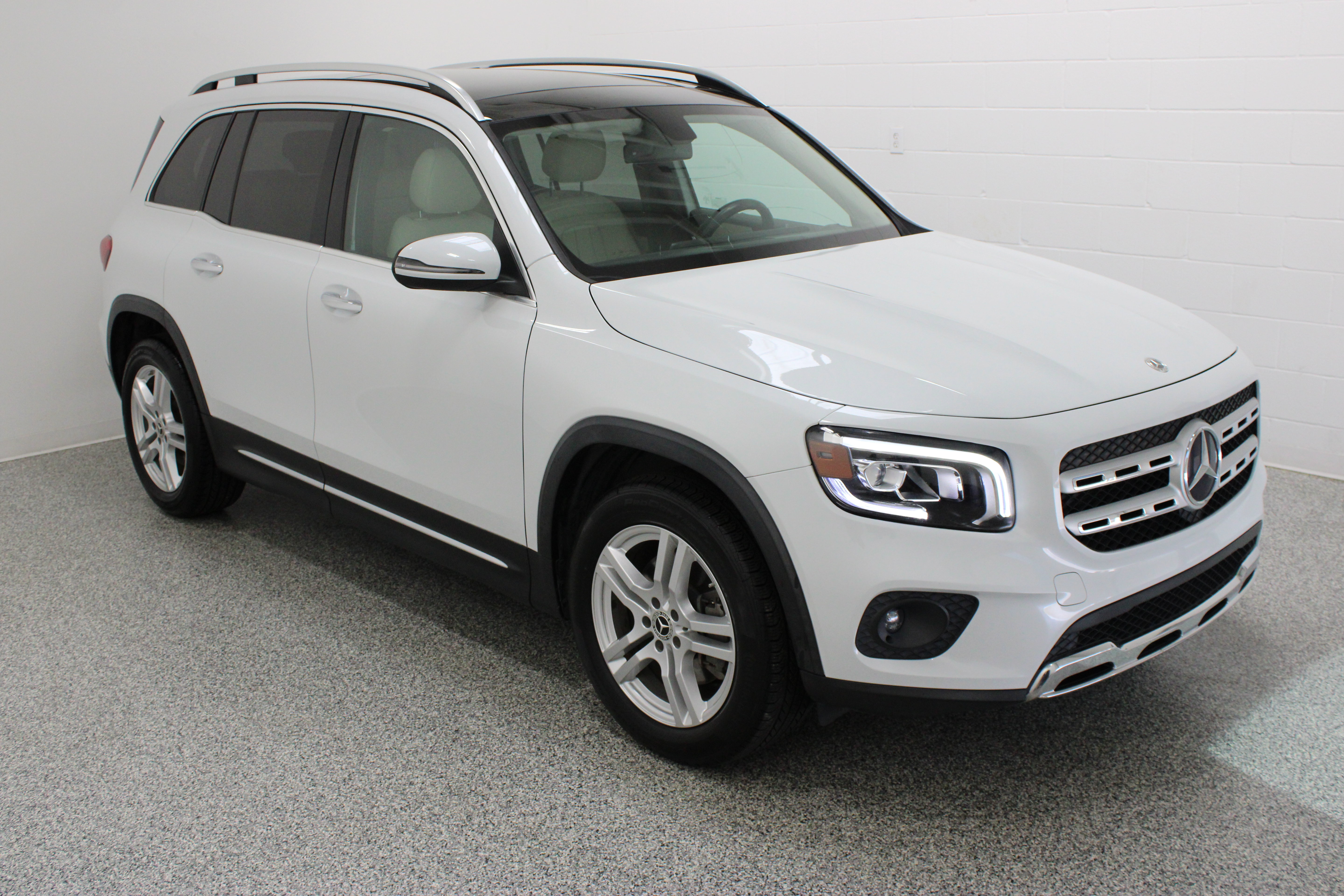 Used 2022 Mercedes-Benz GLB 250 image 4