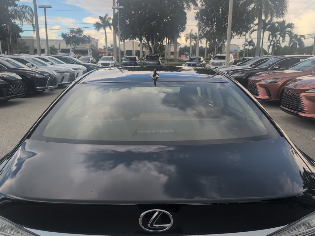Used 2016 Lexus ES 350 w/ Luxury Package w/Wood Trim FWD image 7