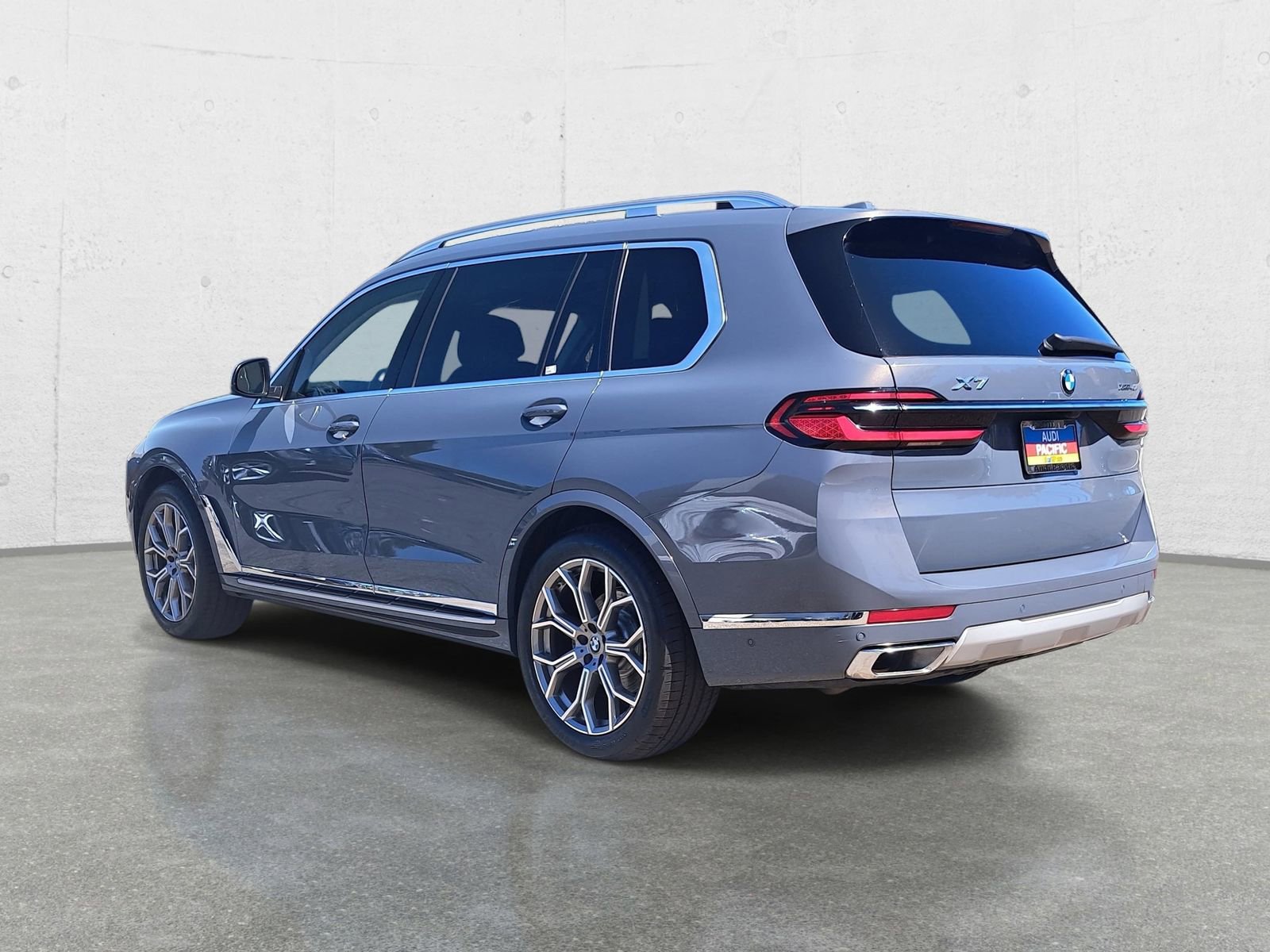 Used 2024 BMW X7 xDrive40i image 7