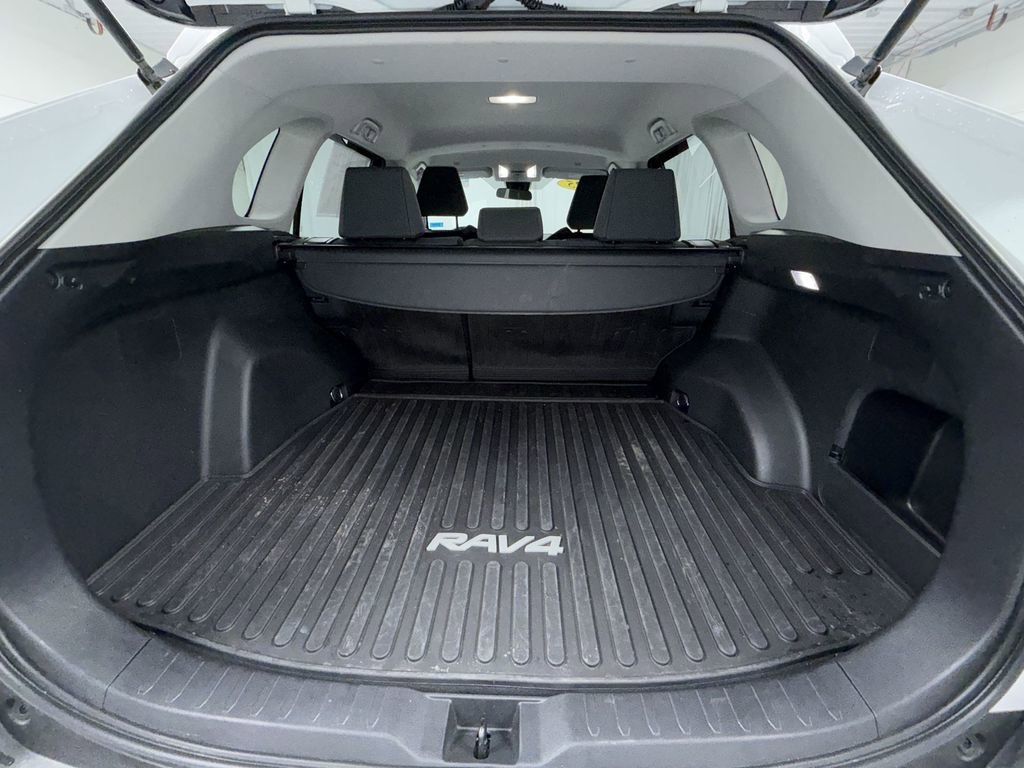 Used 2025 Toyota RAV4 LE image 19