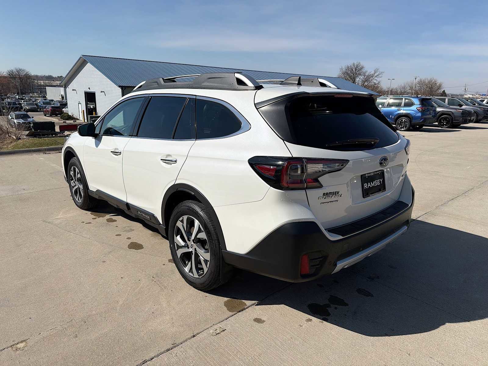 Used 2022 Subaru Outback Touring image 4