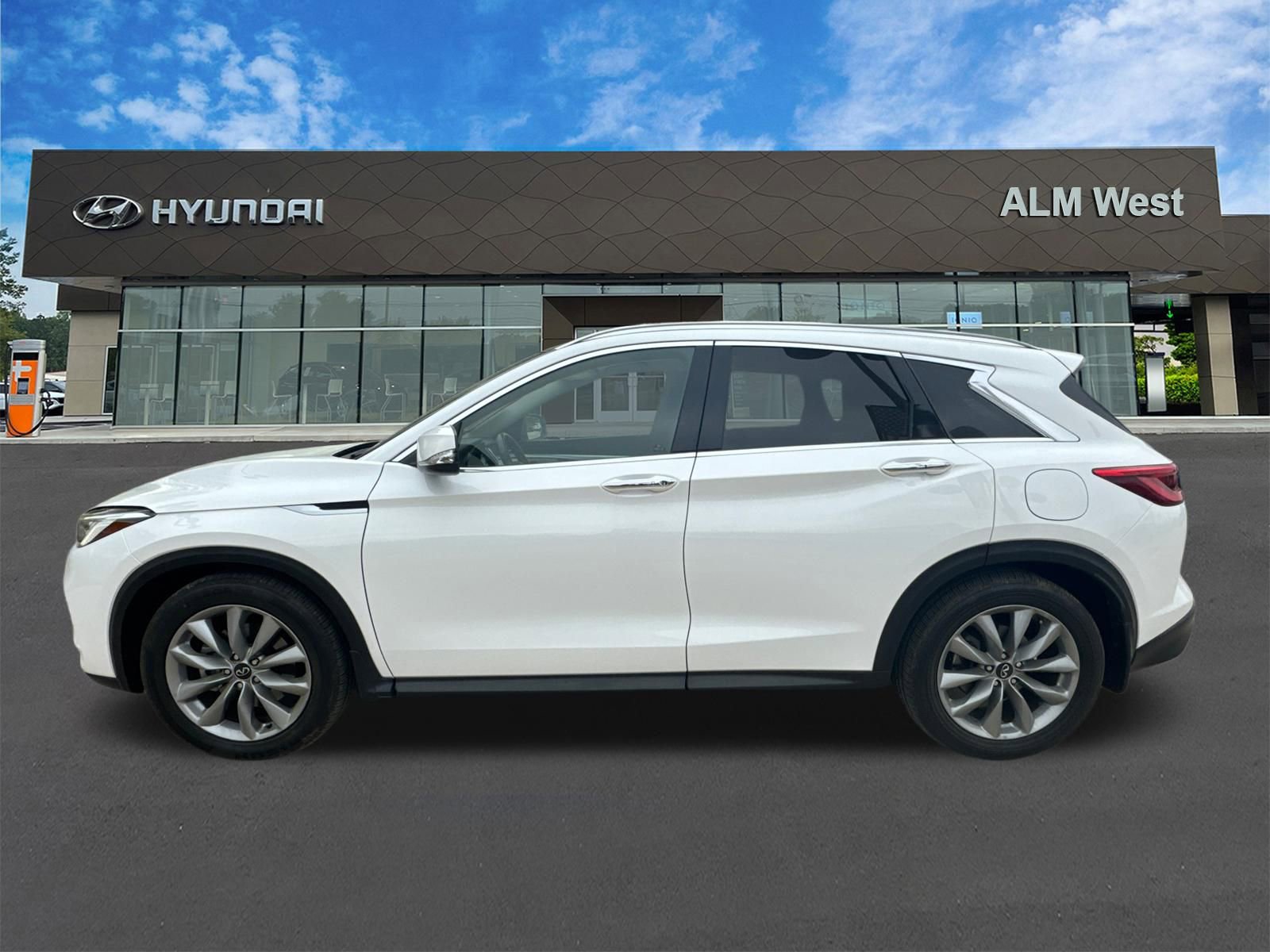 Used 2021 INFINITI QX50 Luxe w/ Cargo Package FWD image 8