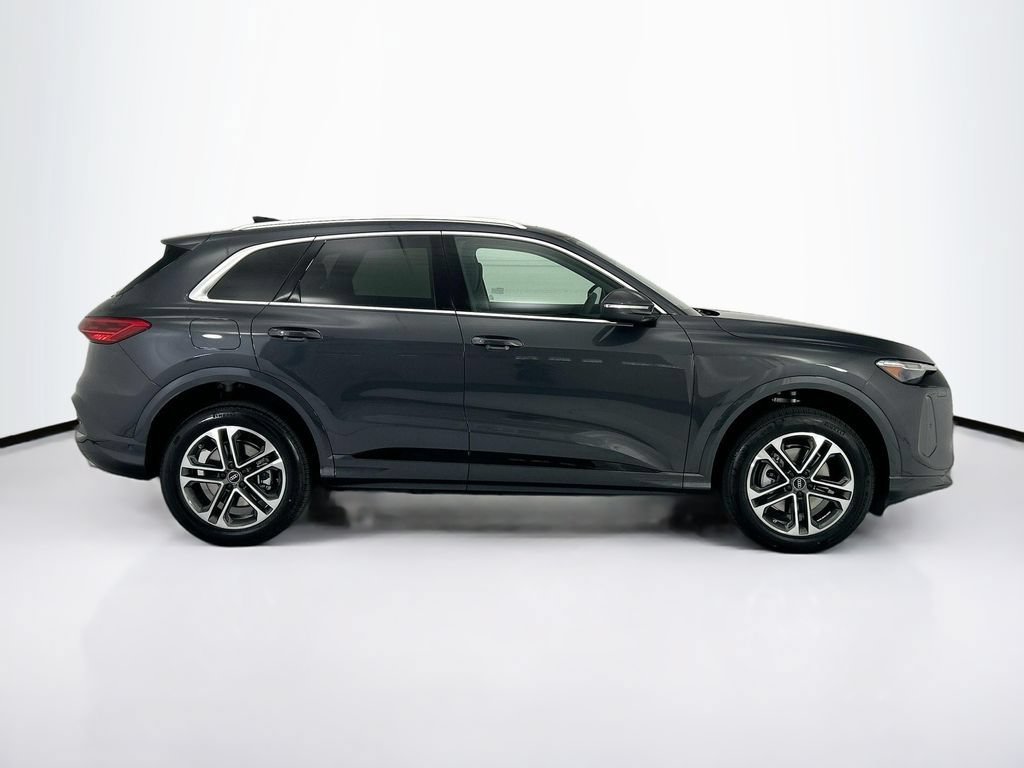 Used 2026 Audi Q5 Premium Plus w/ Premium Plus AWD/4WD image 4