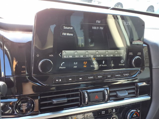 Used 2025 Nissan Pathfinder SL AWD/4WD image 5