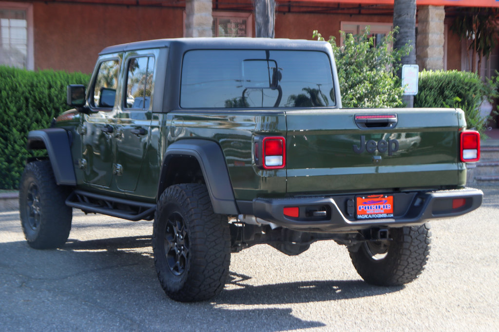 Used 2023 Jeep Gladiator Sport AWD/4WD image 6