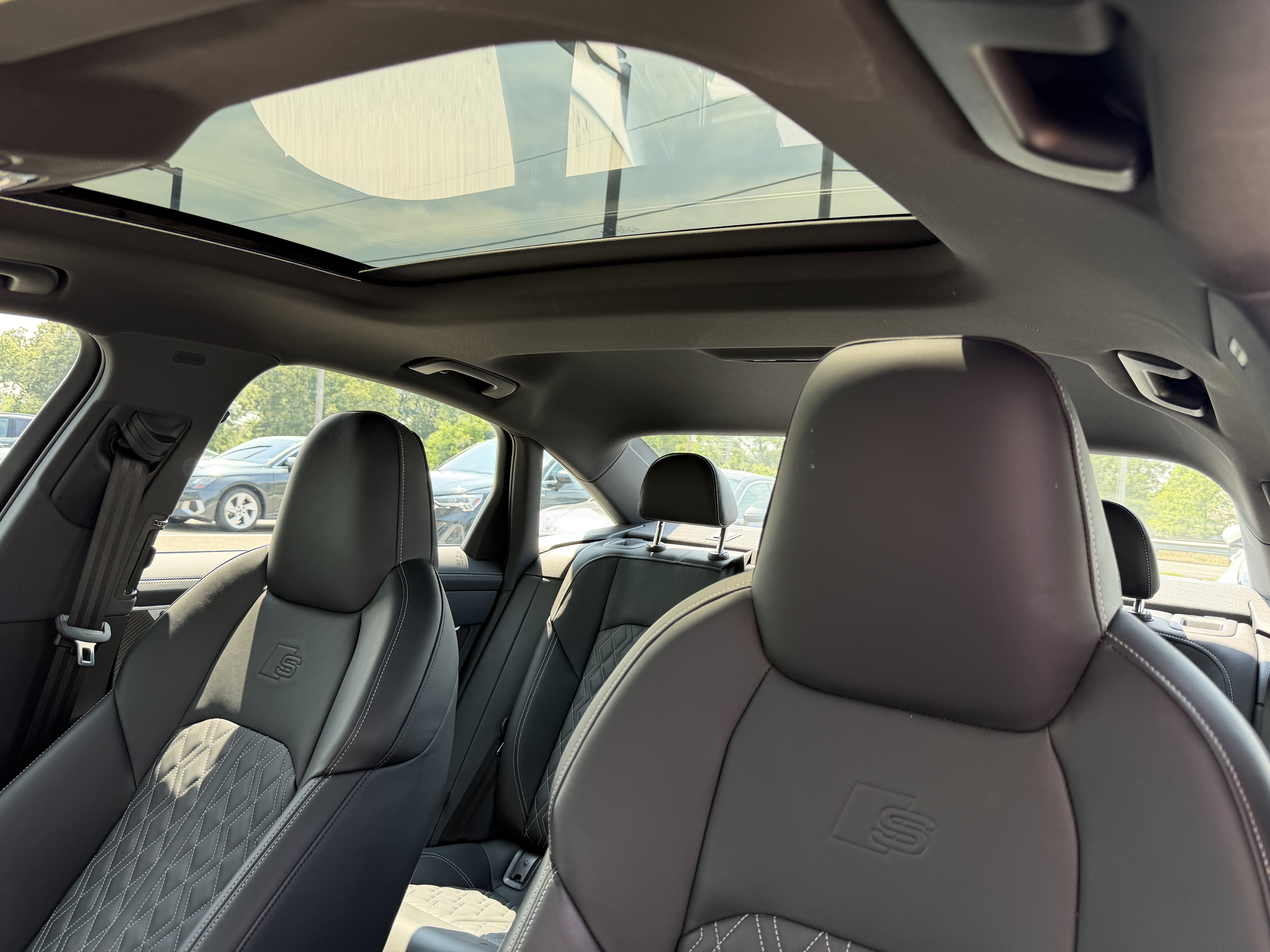 Certified 2024 Audi S6 Premium Plus w/ Premium Plus Package AWD/4WD image 10