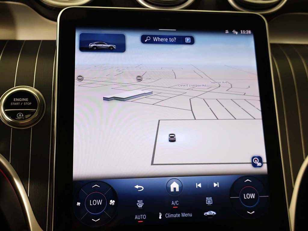 Used 2025 Mercedes-Benz GLC 300 4MATIC image 47