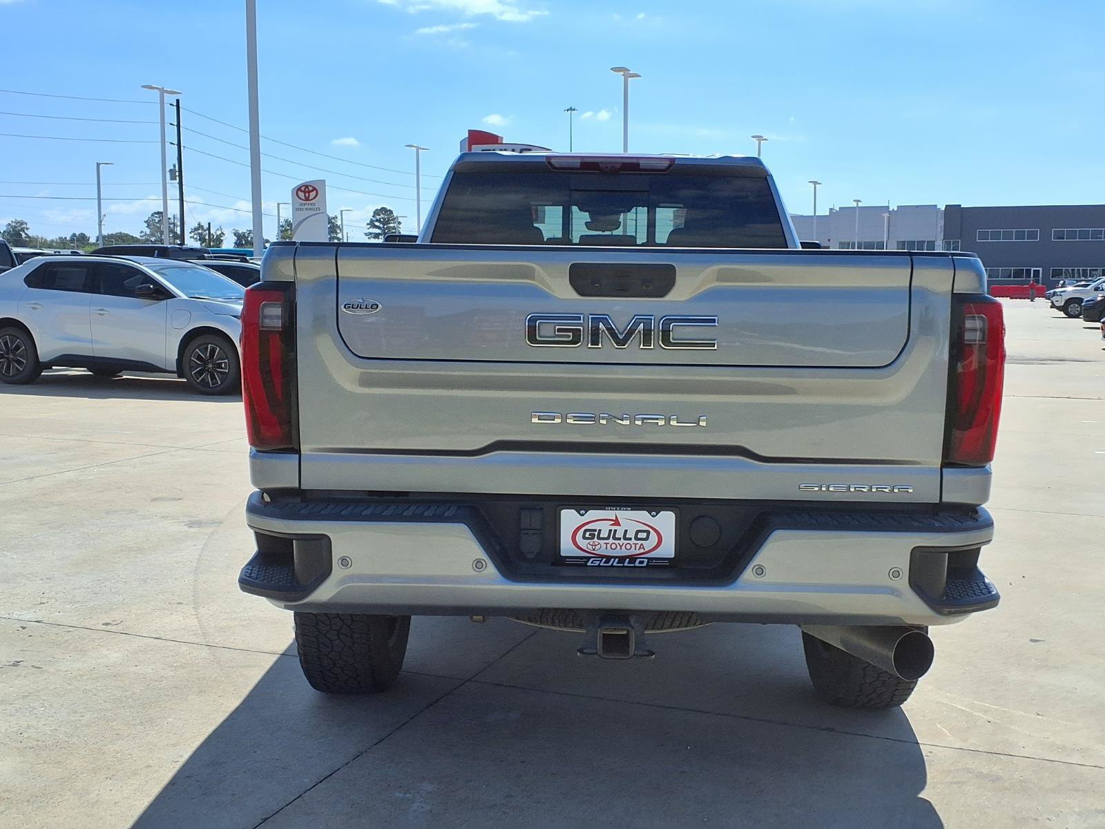 Used 2025 GMC Sierra 3500 Denali Ultimate AWD/4WD image 7