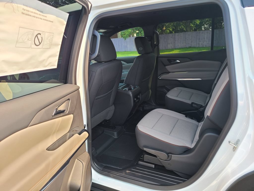 New 2026 Chevrolet Traverse LT w/ Midnight/Sport Edition AWD/4WD image 18