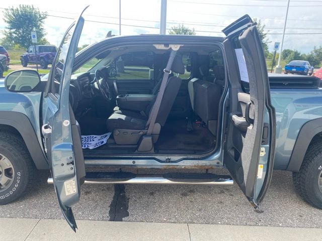 Used 2011 Chevrolet Silverado 1500 LT w/ All-Star Edition AWD/4WD image 9