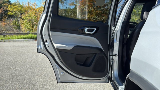 Certified 2025 Jeep Compass Limited AWD/4WD image 26