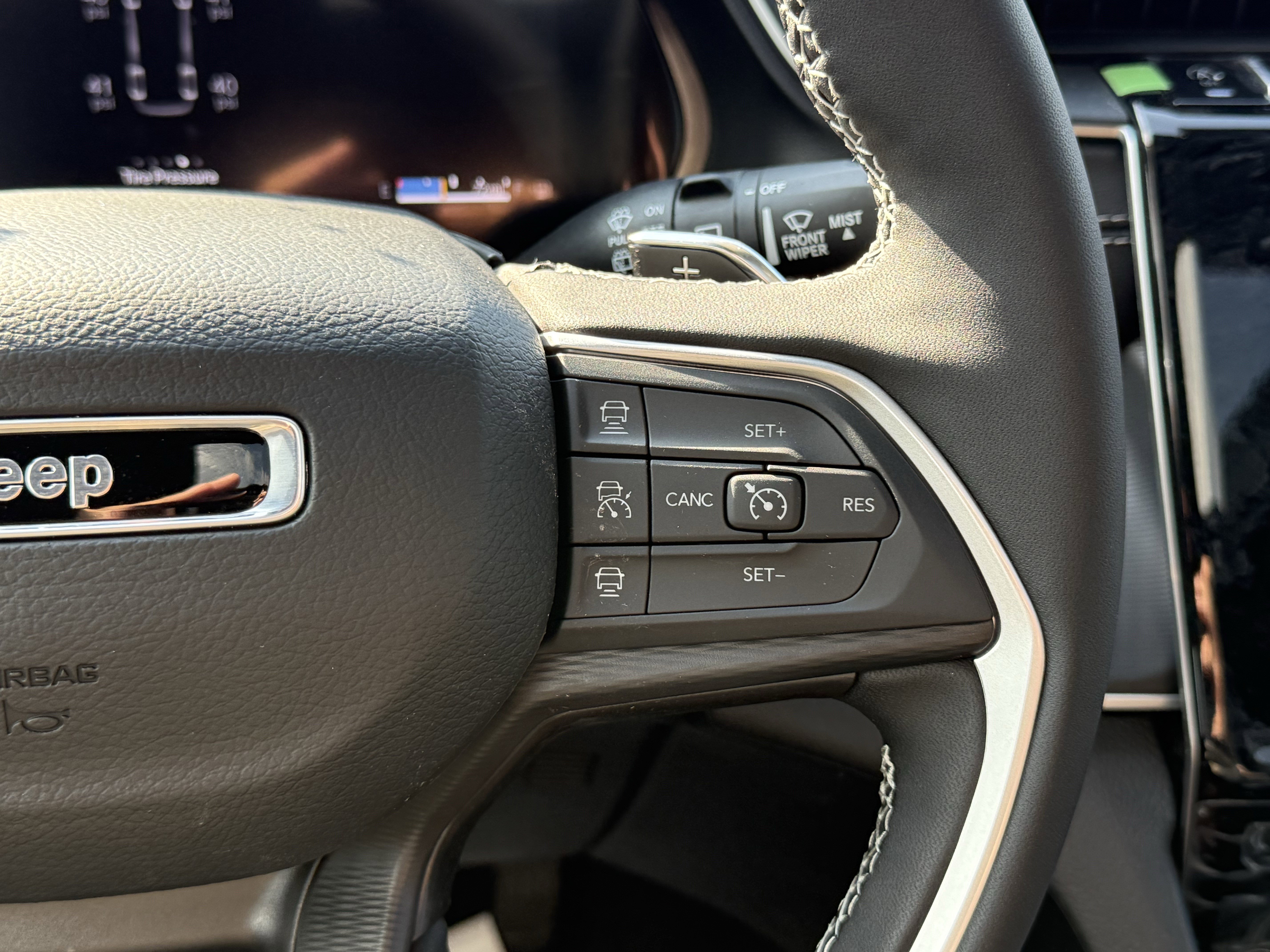 New 2025 Jeep Grand Cherokee L Altitude image 23