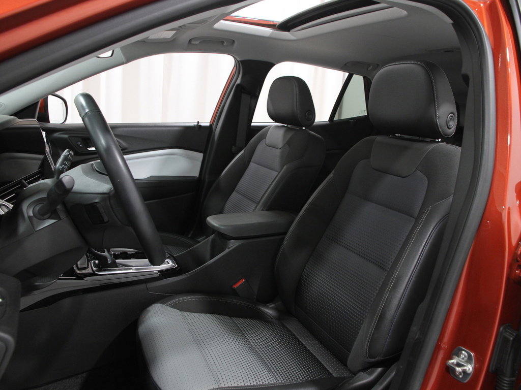 Certified 2024 Chevrolet Trax LT w/ Sunroof Package image 6