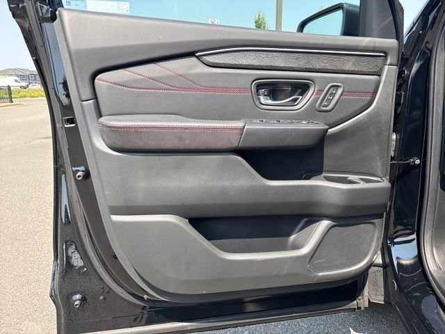Used 2026 Honda Pilot Black Edition image 17