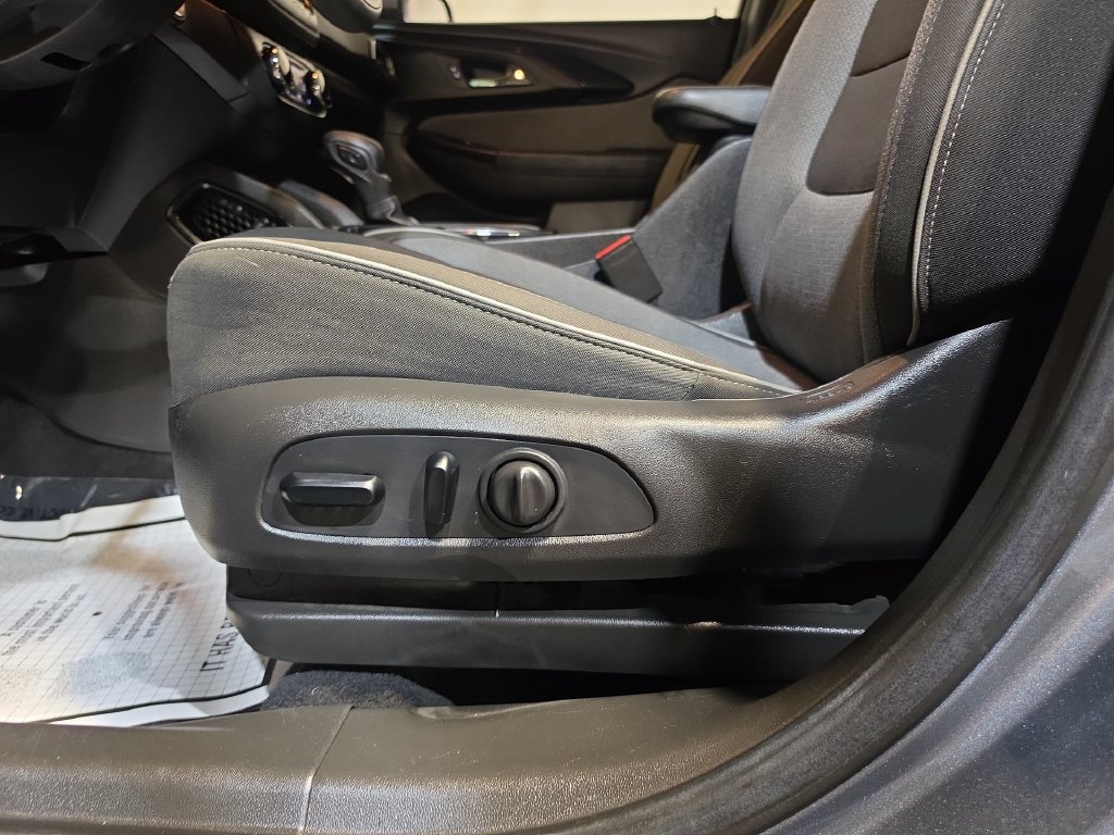Used 2022 Chevrolet TrailBlazer LT AWD/4WD image 14