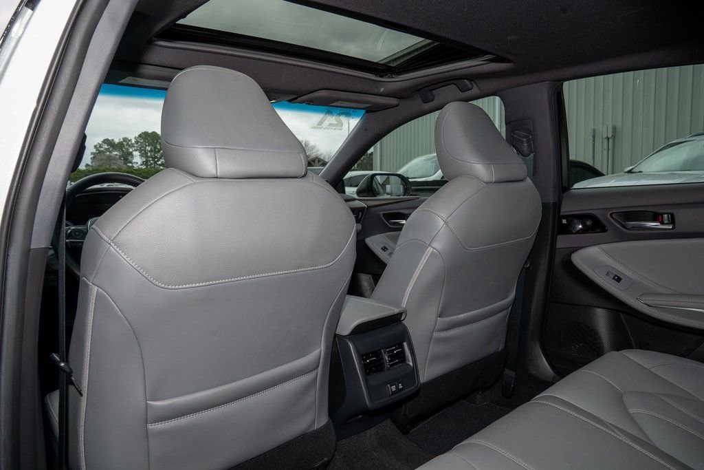 Certified 2021 Toyota Avalon XLE w/ Moonroof Package image 9