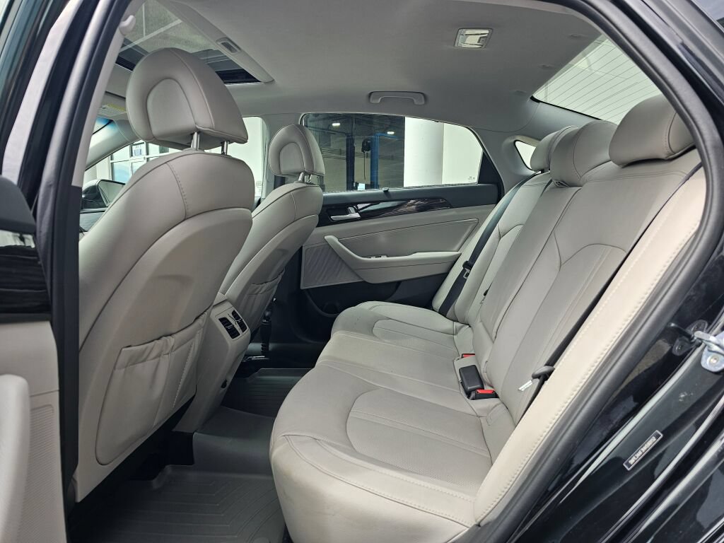 Used 2017 Hyundai Sonata Limited w/ Ultimate Package 04 FWD image 16